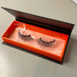 “Wifey Lash” magnetic lashes - brand new never worn (requires magnetic liner)